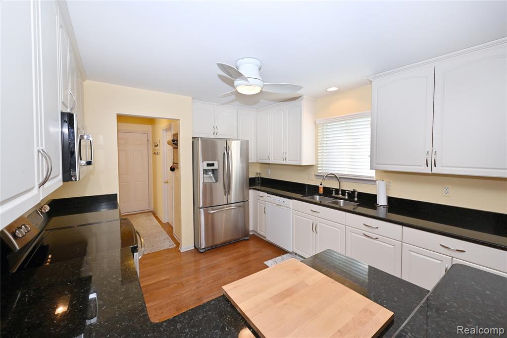 44153 Dylan, Sterling Heights, MI 48314 — Photo 16