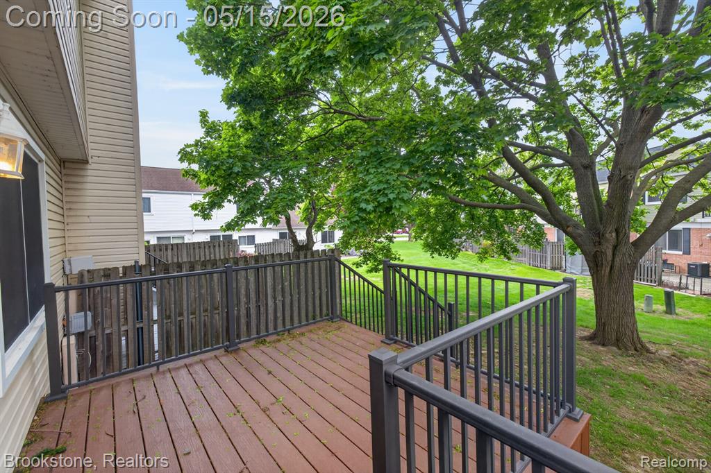 37643 Charter Oaks Boulevard, Clinton Twp, MI 48036 — Photo 5
