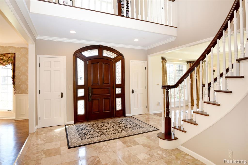 5687 GREENHILL Drive, Troy, MI 48098 — Photo 3