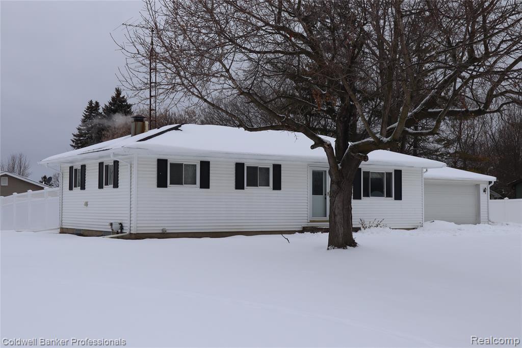 1279 Westbrooke Drive, Lapeer, MI 48446 — front exterior
