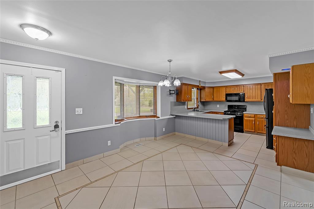 1081 S Gale Road, Davison, MI 48423 — Photo 7
