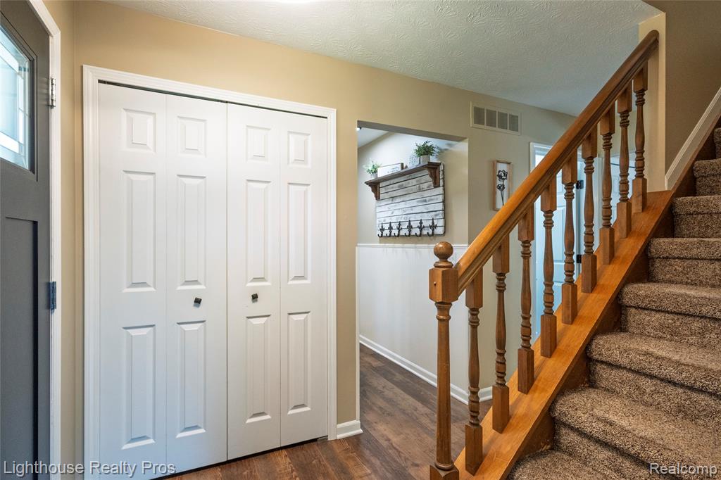 6713 Cheddar Valley Drive, Brighton, MI 48116 — Photo 6