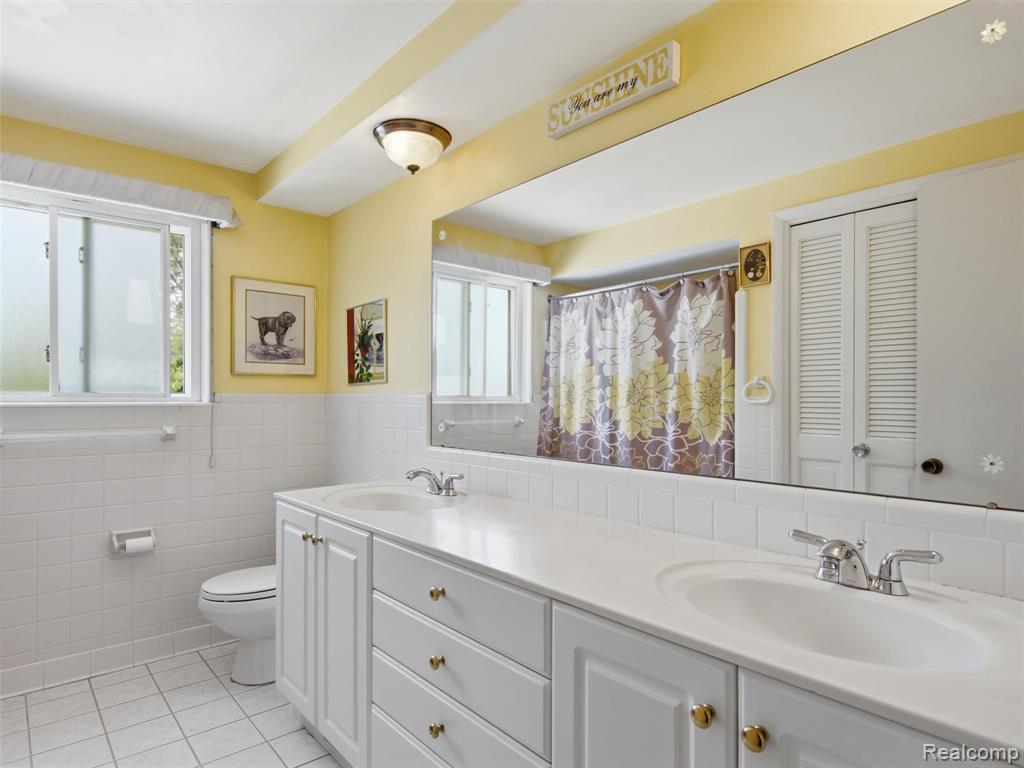883 Briarcliff Drive, Grosse Pointe, MI 48236 — Photo 29