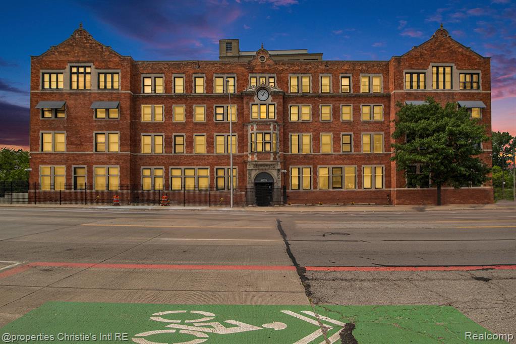 6533 E Jefferson, 427, Detroit, MI 48207 — front exterior
