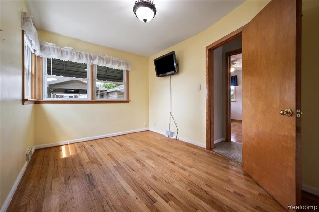 4044 18th Street, Wyandotte, MI 48192 — Photo 16