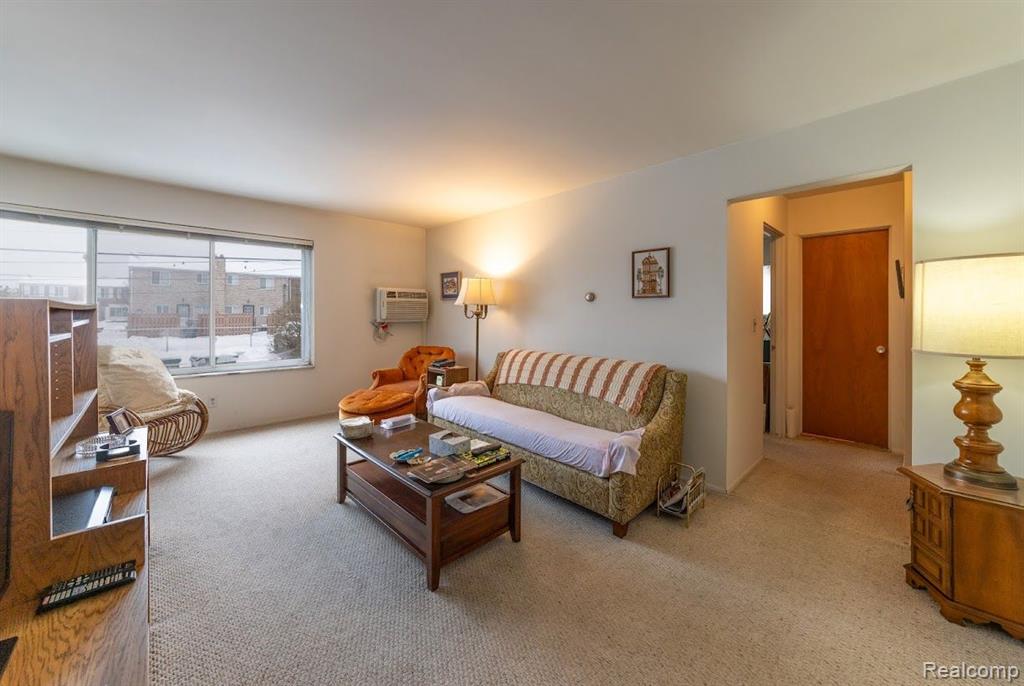 4820 BRIARWOOD Avenue, E4, Royal Oak, MI 48073 — Photo 2