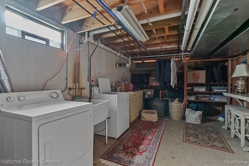 9812 ATWOOD Drive, South Lyon, MI 48178 — Photo 39