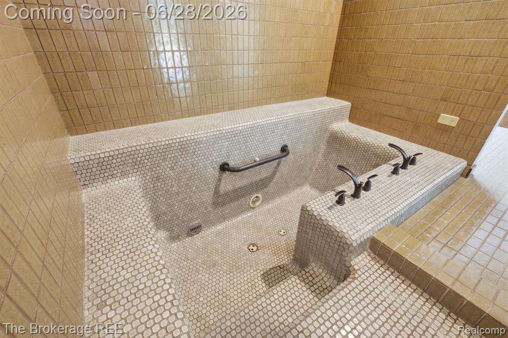 8475 Knox Road, Clarkston, MI 48348 — Photo 33