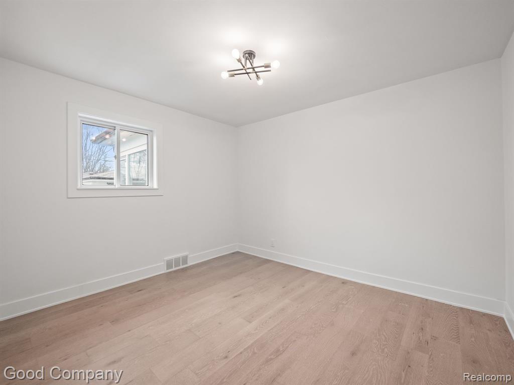 16979 MARGUERITE Street, Beverly Hills, MI 48025 — Photo 14