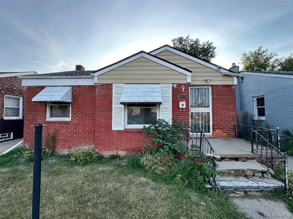 17210 Hoover Street, Detroit, MI 48205