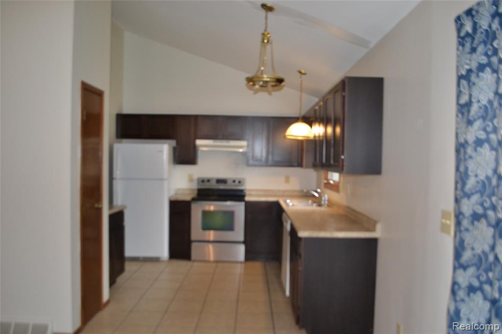 1119 River Valley Dr Drive, Flint, MI 48532 — Photo 6