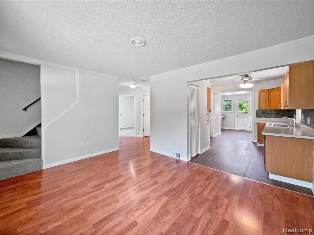 6330 Duncan Street, Taylor, MI 48180 — Photo 12