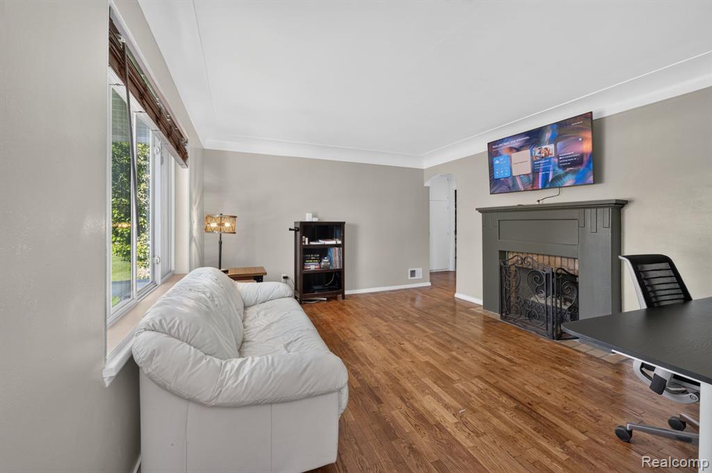 7077 Frances Road, Flushing, MI 48433 — Photo 9