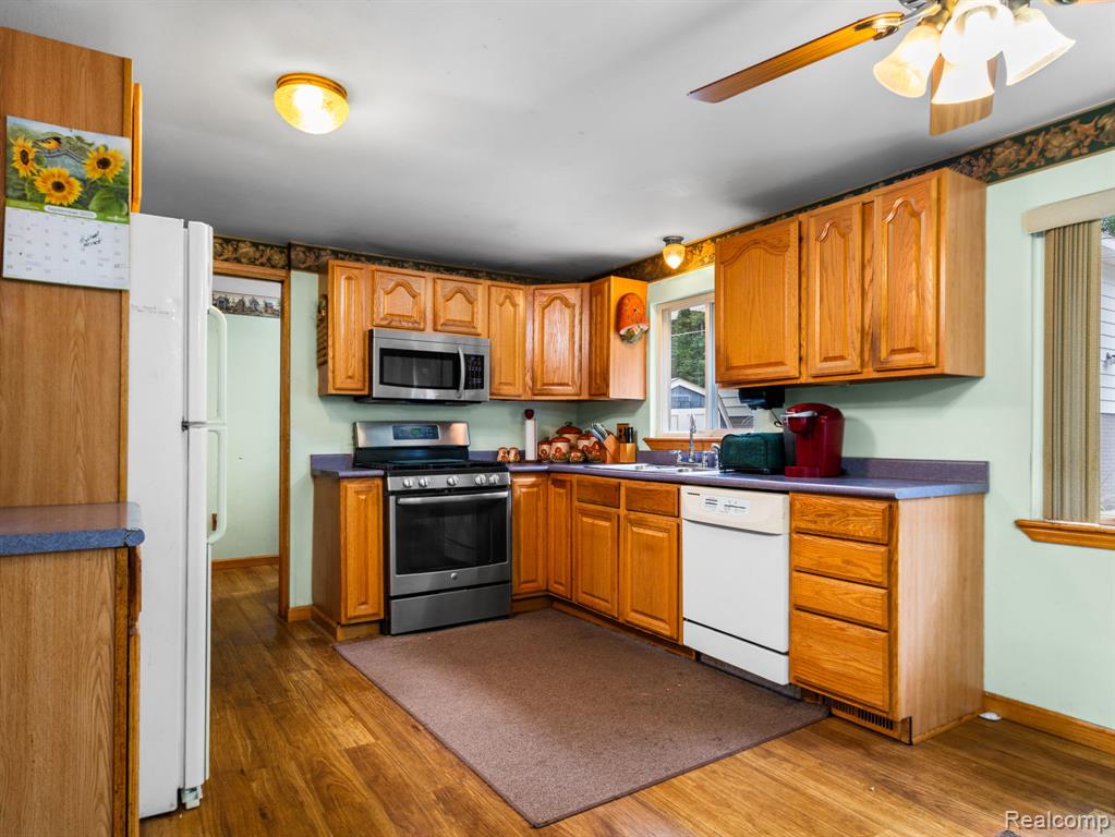 681 Lakeview Drive, Harrison, MI 48625 — Photo 5