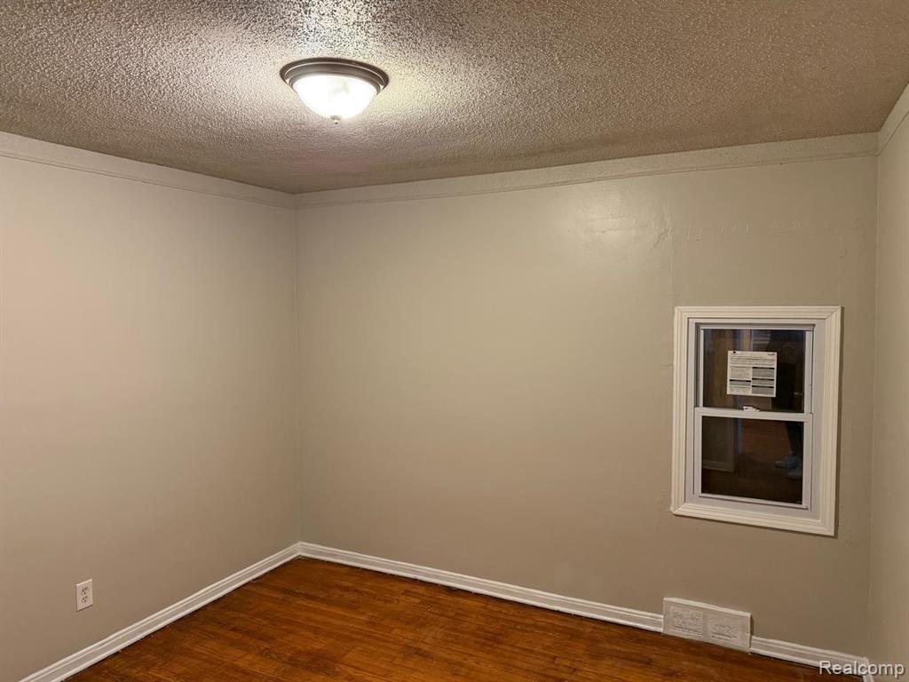 20020 PELKEY Street, Detroit, MI 48205 — Photo 8