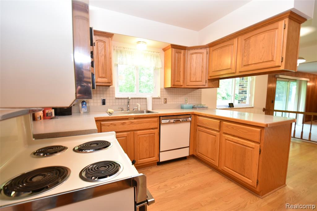 2356 Rochester Road, Leonard, MI 48367 — Photo 12