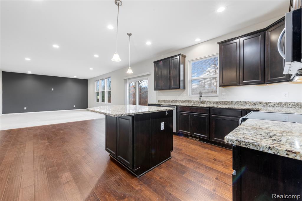 25835 Oberlin blvd, Novi, MI — Photo 16