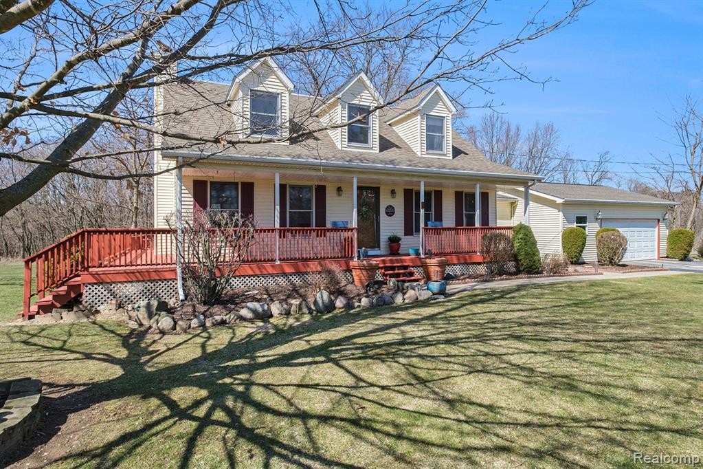 6475 HARTLAND Road, Fenton, MI 48430 — Photo 2