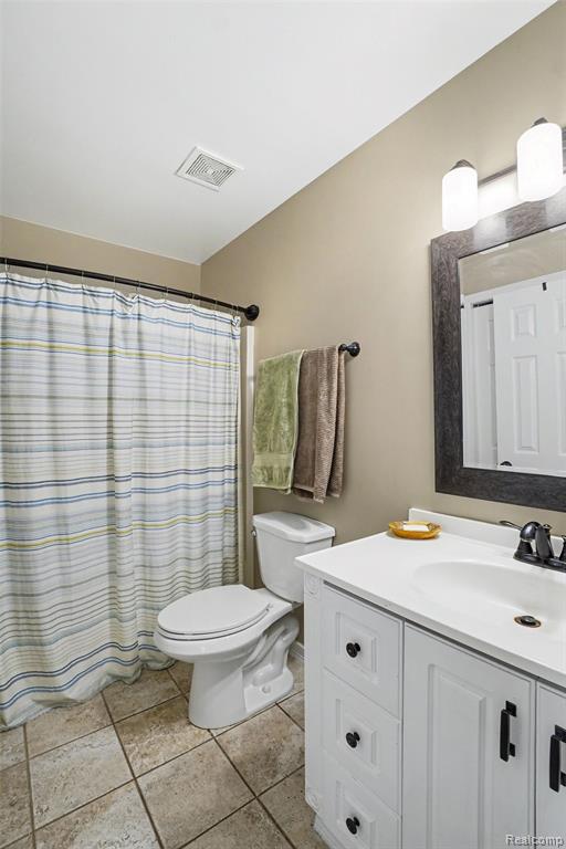 524 Mill Pond Drive, Fenton, MI 48430 — Photo 20