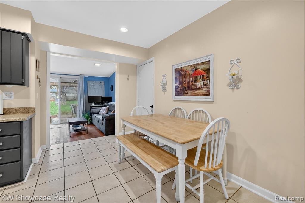 341 Rustic Circle, White Lake, MI — Photo 12