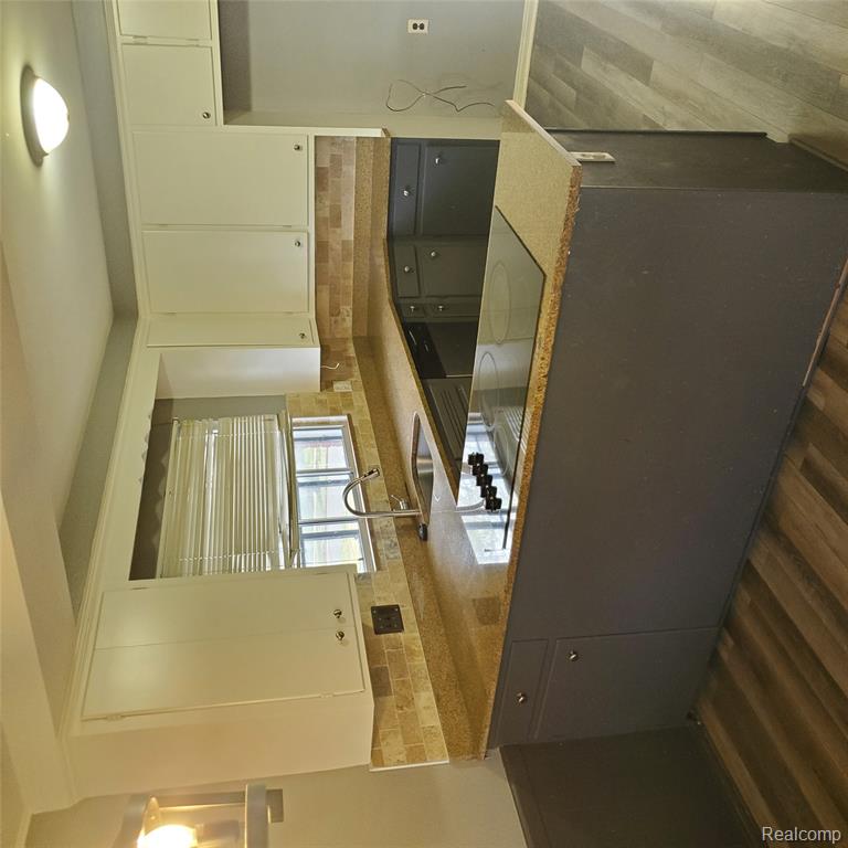 16214 Shaftsbury Avenue, Detroit, MI 48219 — Photo 13