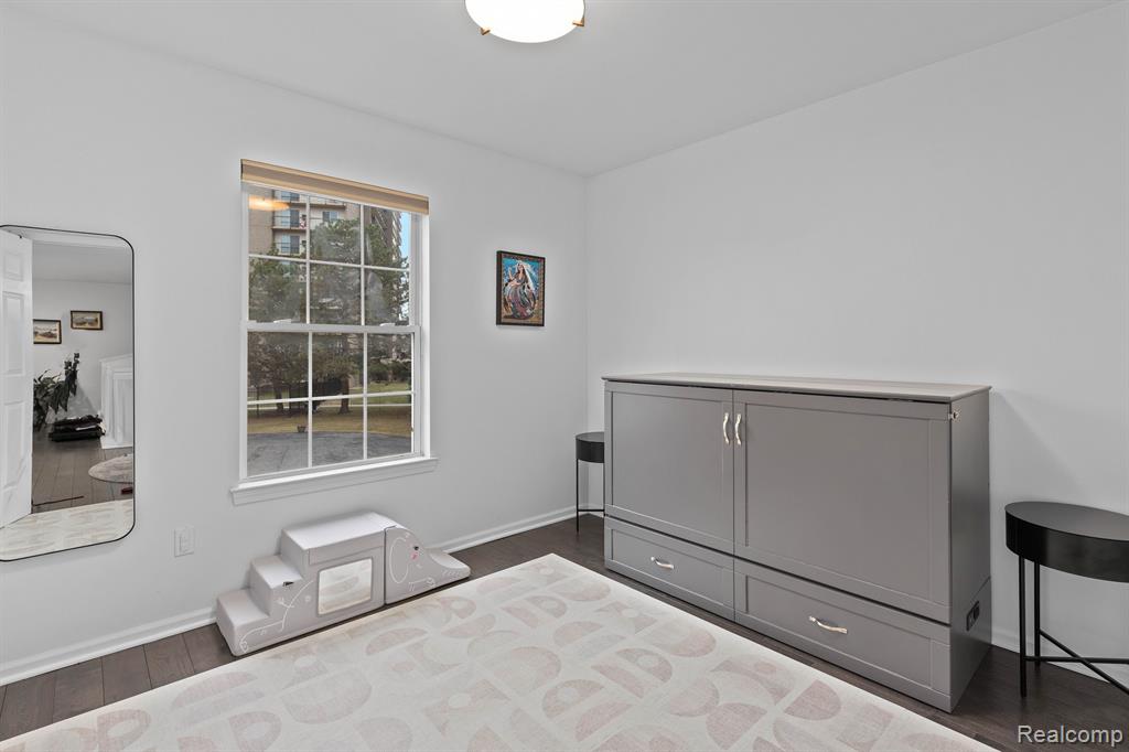 815 PALLISTER Street, Detroit, MI 48202 — Photo 20