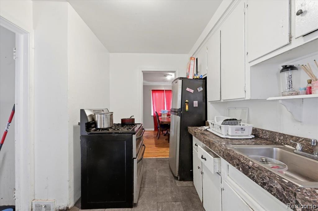 17694 Avon Avenue - Photo 5