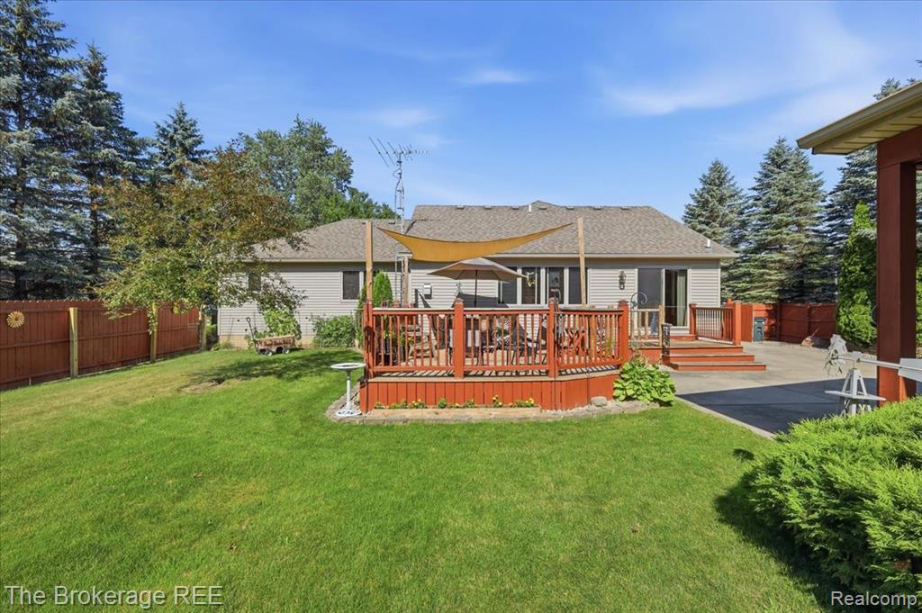 6057 Center Road, Grand Blanc, MI 48439 — Photo 8