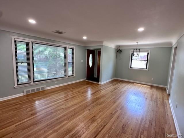 8429 Whitefield Street, Dearborn Heights, MI 48127 — Photo 10