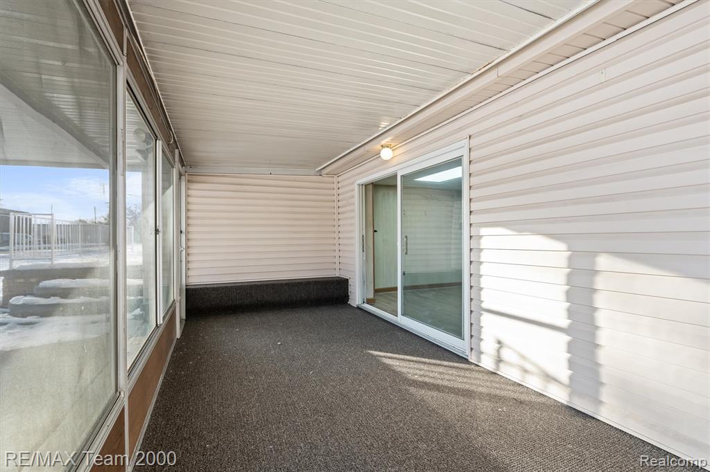 5526 SYLVIA Street, Dearborn Heights, MI 48125 — Photo 15