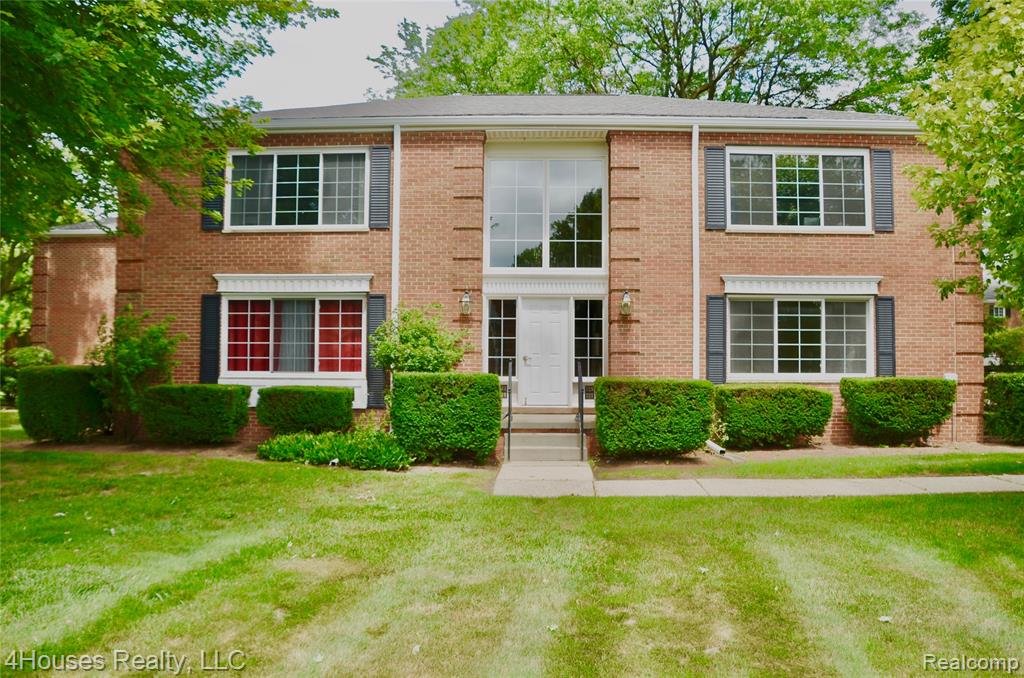 737 E Fox Hills Drive, 180, Bloomfield Hills, MI 48304 — front exterior
