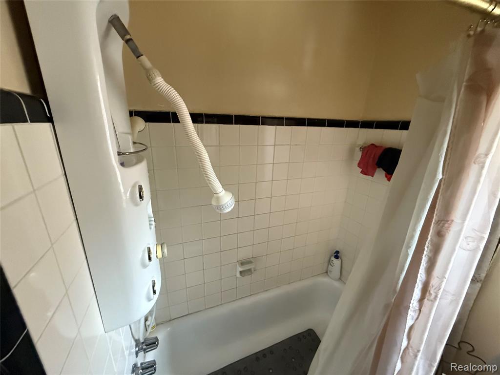 9606 Sussex Street, Detroit, MI 48227 — Photo 9