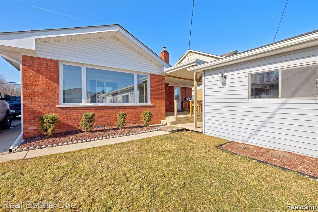 45752 JEFFERSON Avenue, Chesterfield, MI 48047 — Photo 38