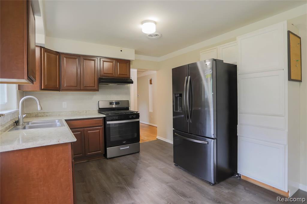 3581 Stolzenfeld Avenue, Warren, MI 48091 — Photo 9