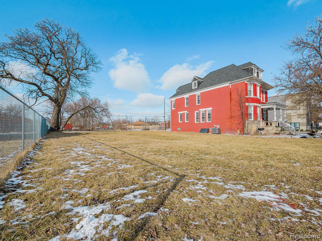 439 HORTON Street - Photo 5