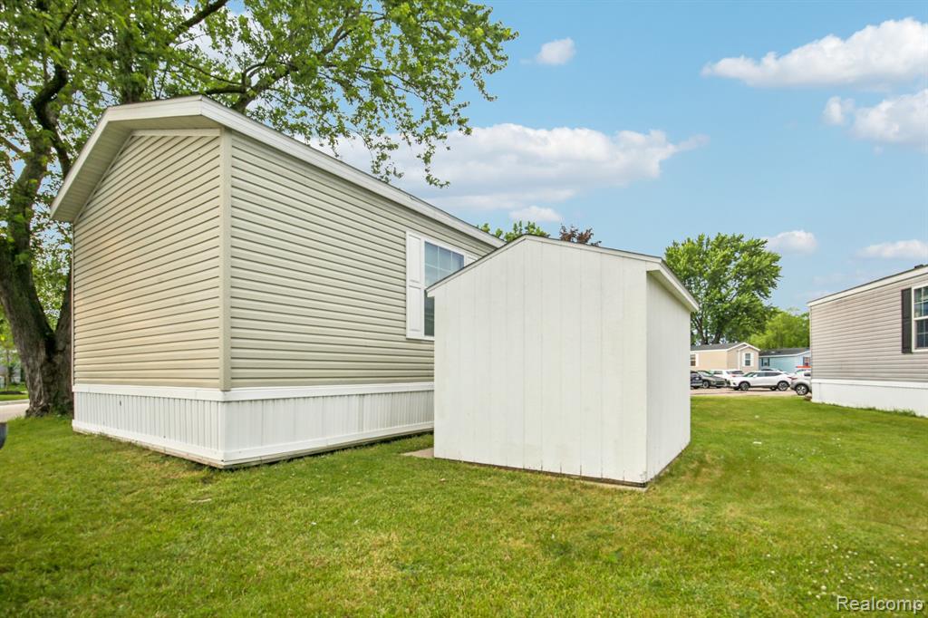 4726 Harrow Court, Sterling Heights, MI 48310 — Photo 22