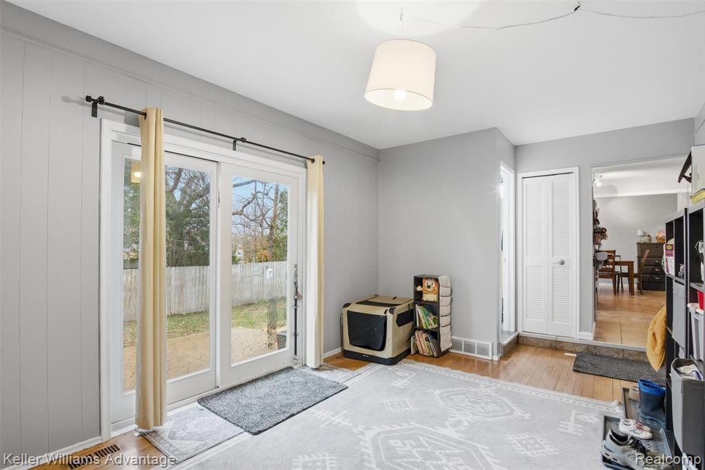 8610 Buffalo Drive, Commerce Twp, MI 48382 — Photo 21
