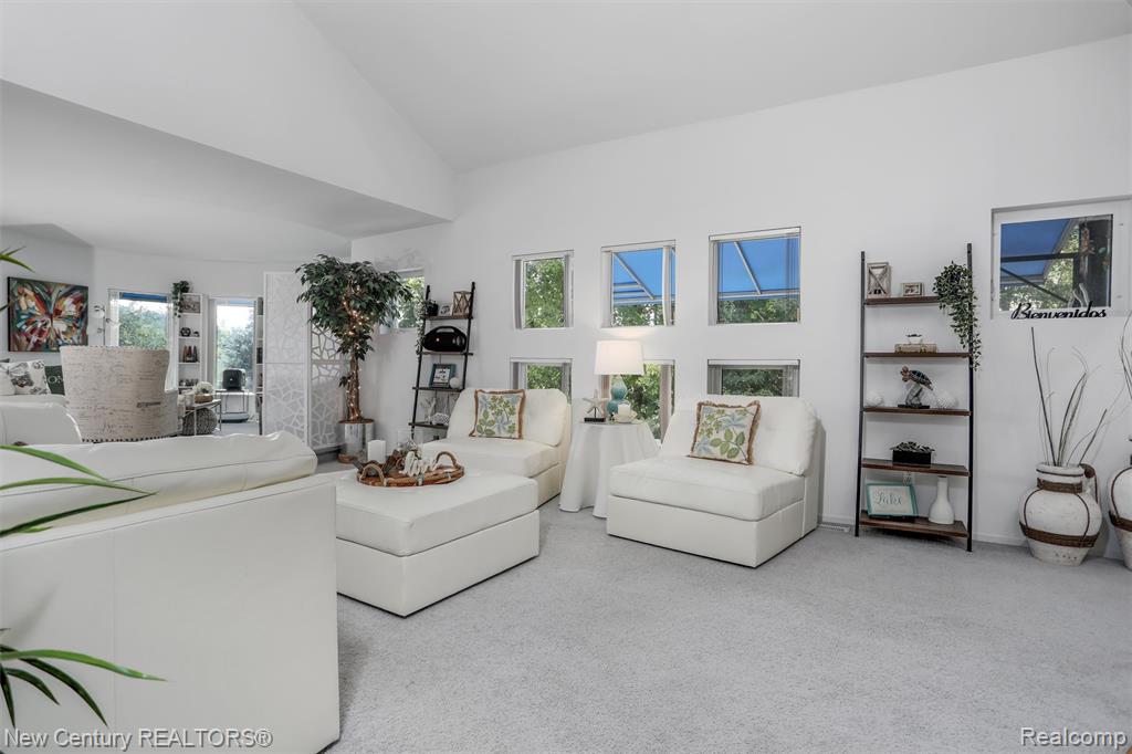275 Angola Street, Wolverine Lake, MI 48390 — Photo 10