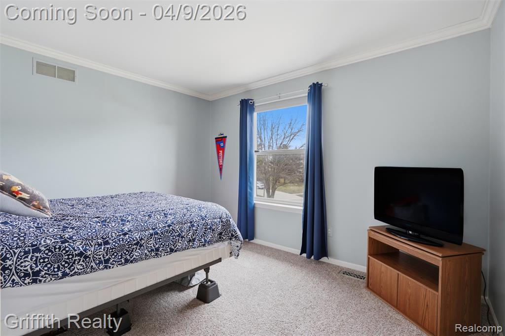 938 Meadowbrook Court, Milford, MI 48381 — Photo 36