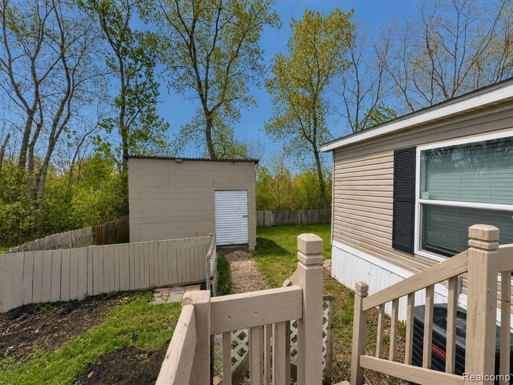 2183 Water Ridge Drive, Newport, MI 48166 — Photo 2