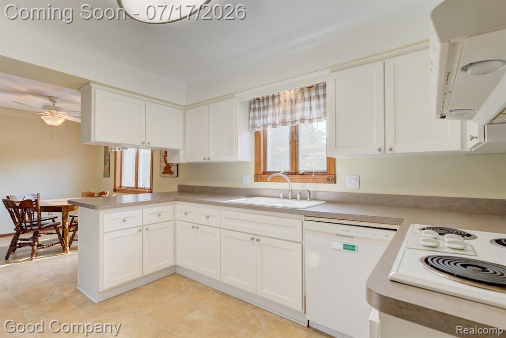 53625 Shelby Road, Utica, MI 48316 — Photo 15