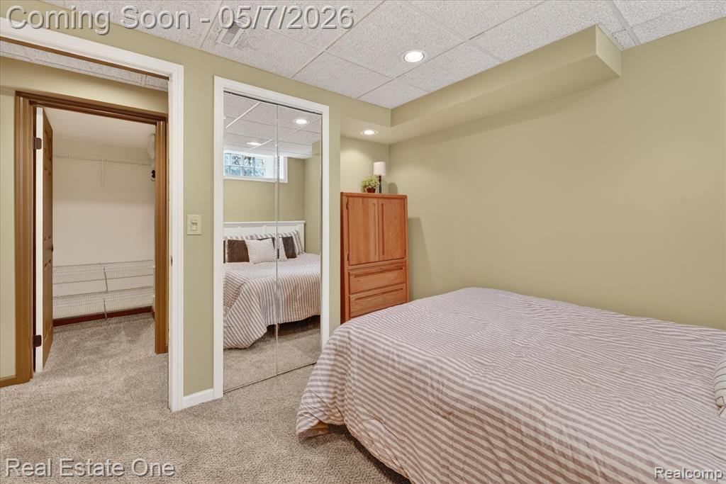 38967 Holsworth Court, Farmington, MI 48331 — Photo 60