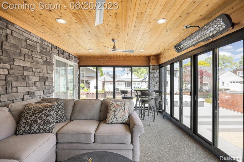 22491 E 10 Mile Road, Saint Clair Shores, MI 48080 — Photo 23