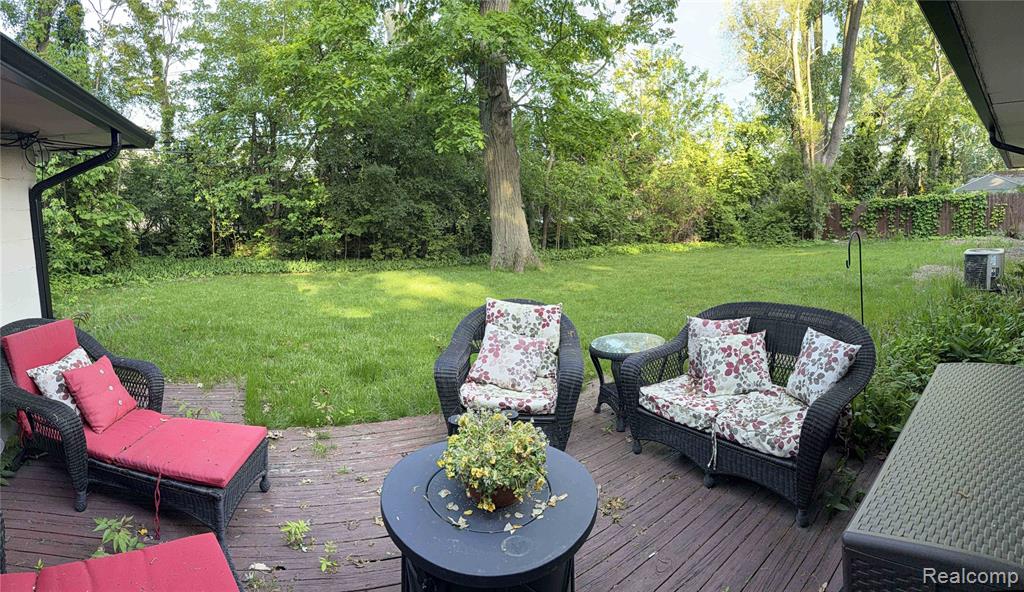 1475 Avondale Street, Sylvan Lake, MI 48320 — Photo 12