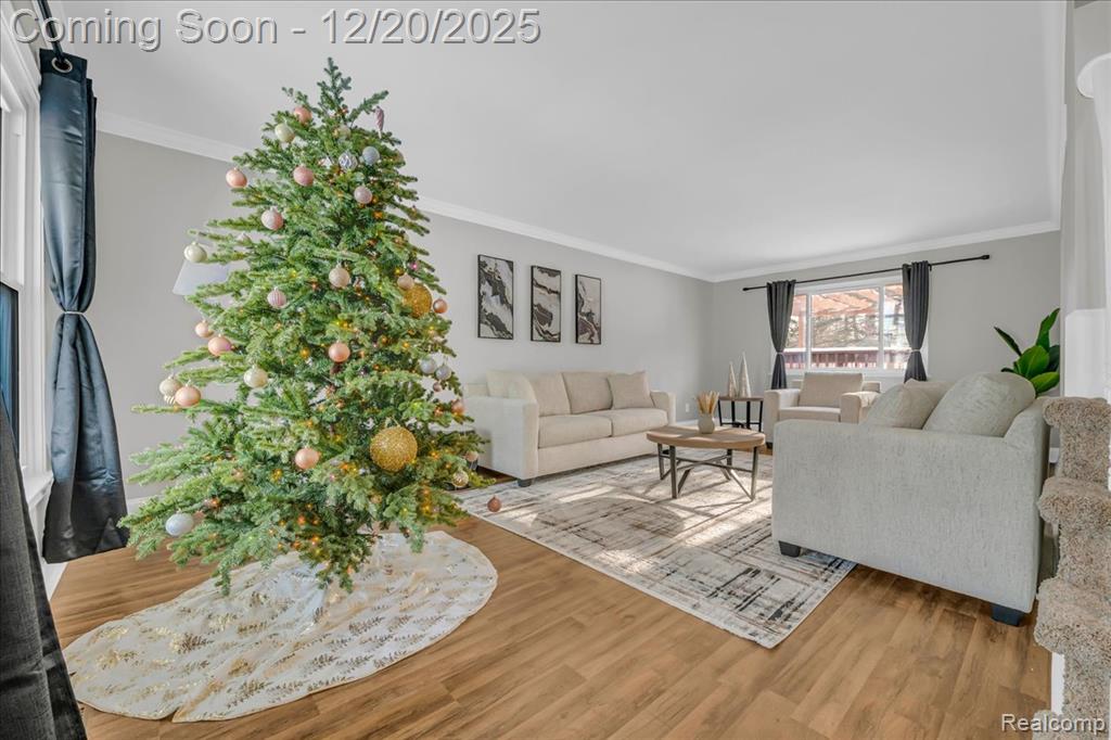 518 Charing Cross Drive, Grand Blanc, MI 48439 — Photo 10