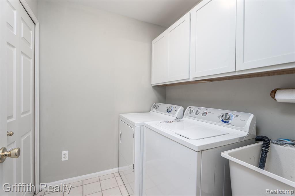 389 WOODFIELD SQUARE Lane, Brighton, MI 48116 — Photo 9
