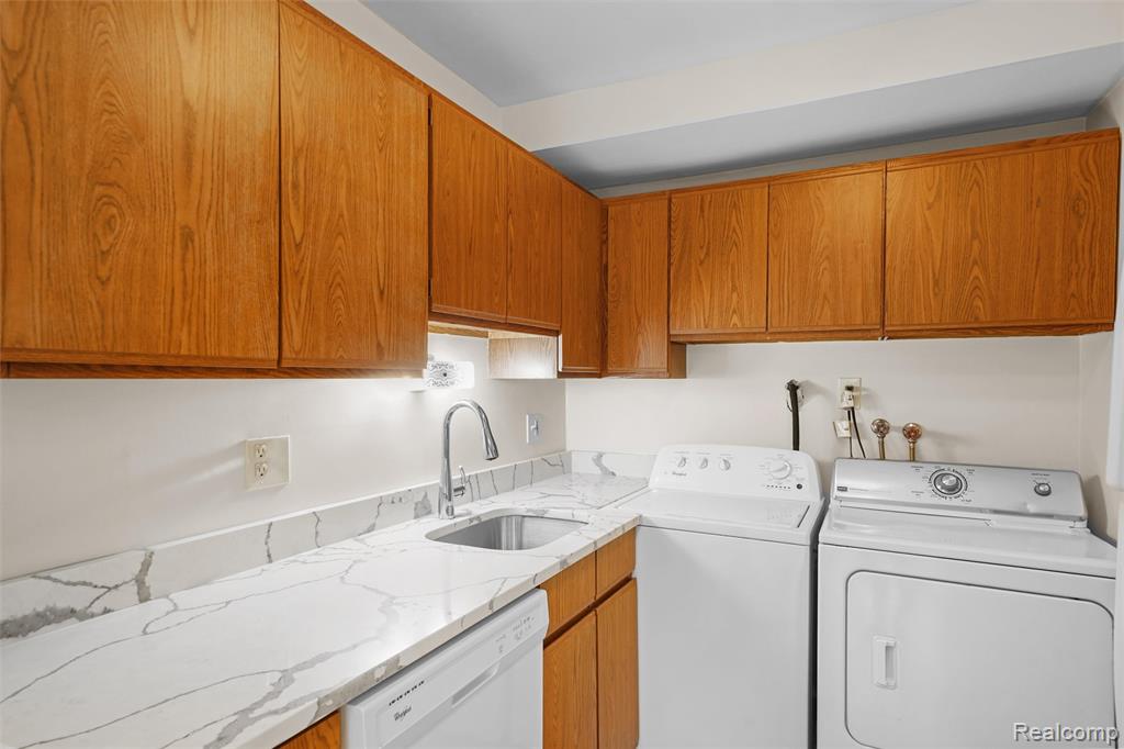41257 S Woodbury Green Drive, Belleville, MI 48111 — Photo 17
