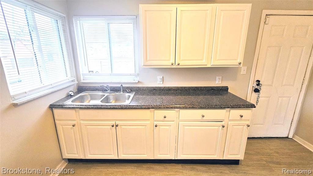 5205 Cadieux Road, Detroit, MI 48224 — Photo 24
