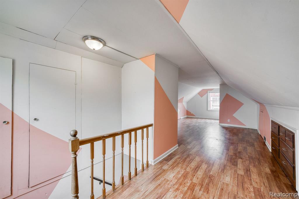 605 E EVELYN Avenue, Hazel Park, MI 48030 — Photo 18