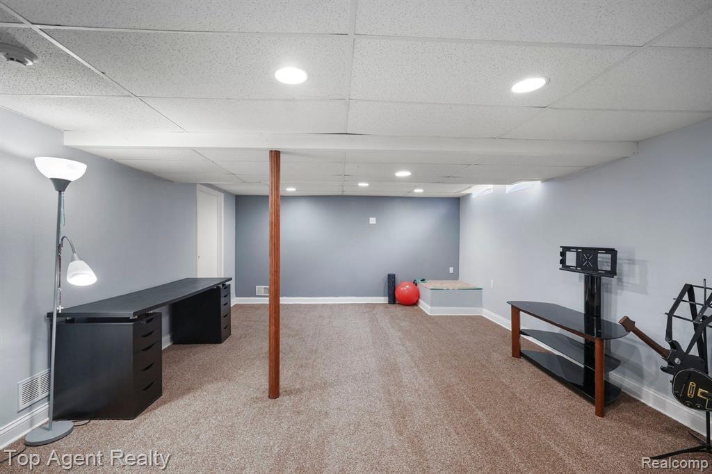 445 LEXINGTON Drive, Rochester Hills, MI 48307 — Photo 33